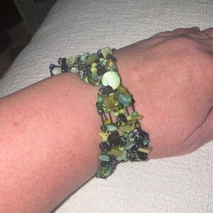 Elegant Green Beaded Bracelet